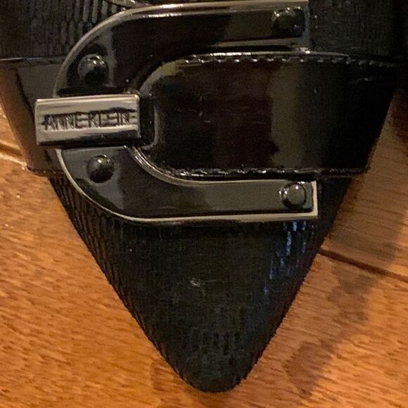 Anne Klein iflex Women's Black Leather Pointed Toe Buckle Pumps Size 6.5 - Picture 10 of 11